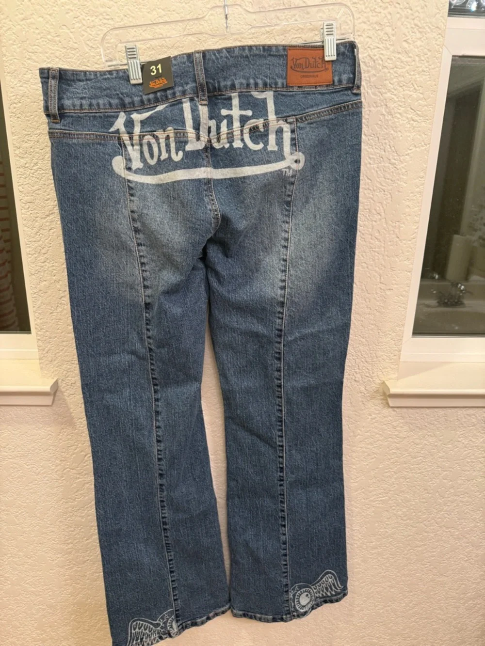 NWT Von Dutch Flare Jeans Y2K Inspired Flying “Eye Balls”Frosted Flared Red Logo - Picture 13 of 17
